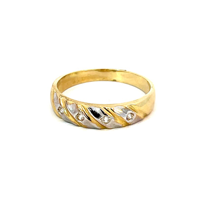 Elegant Gold Ring