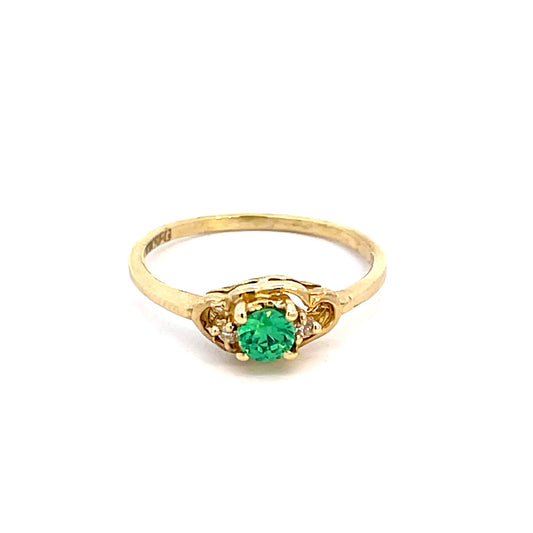 Elegant Gold Ring